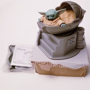 Star Wars Mandalorian Baby Yoda  Bluetooth Speaker iHome Disney Music